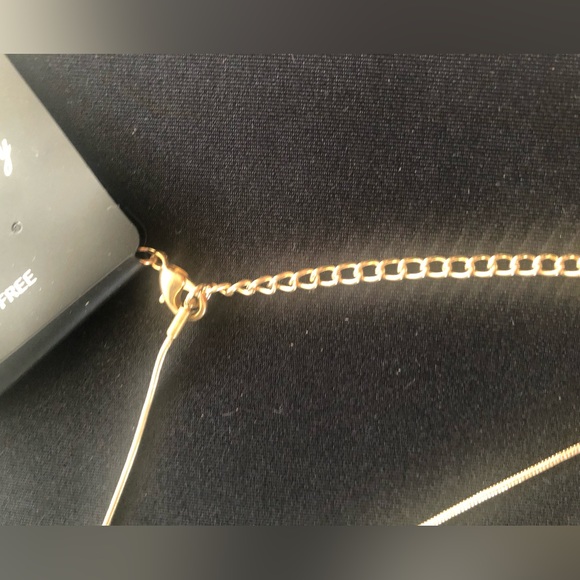 New Gold tone Dragonfly pendant and  necklace nickel free - Picture 5 of 6